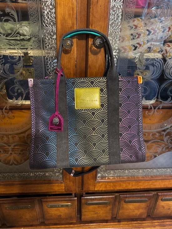 Kurt Geiger Handbags - Kurt Geiger London Wave Tote The Large Size Southbank Tote